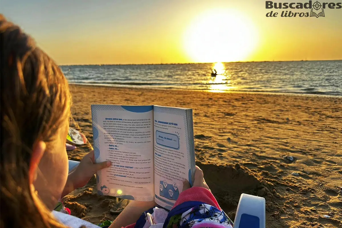 niña leyendo un libro de 3 a 6 años